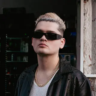 JE