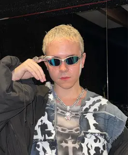 D