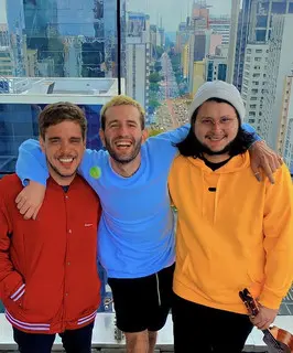 PR