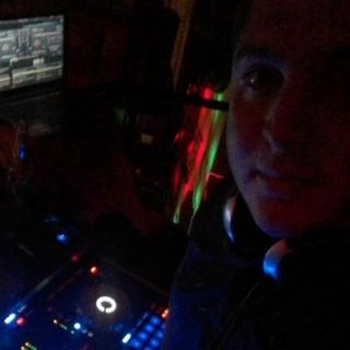 DJ