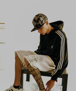 DJ