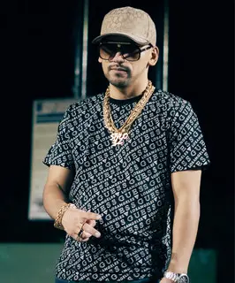 ES