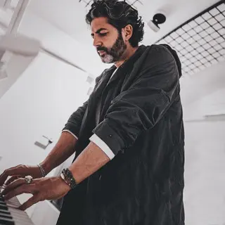 JM