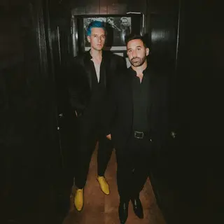 TT