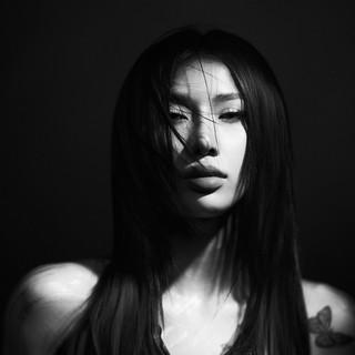 L