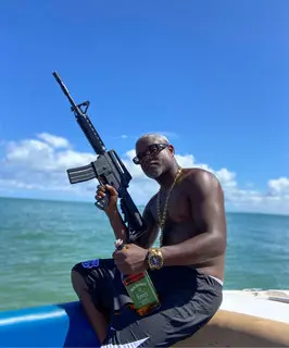 MR