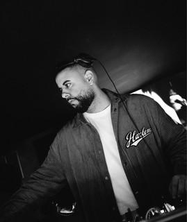 DJ