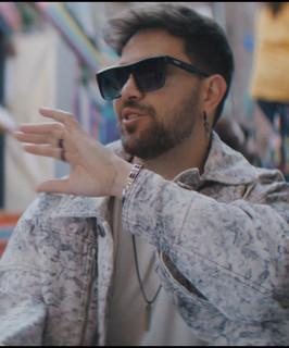 DJ