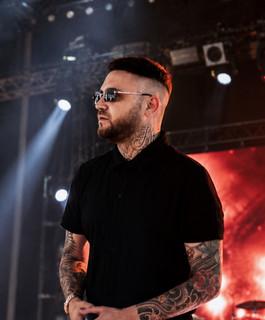 AZ