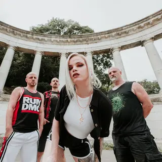 TH