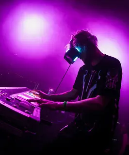 VR