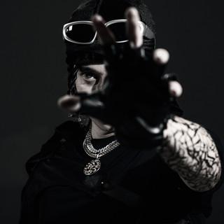 EM