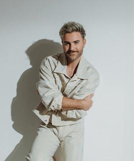 DJ