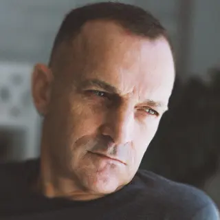 JR