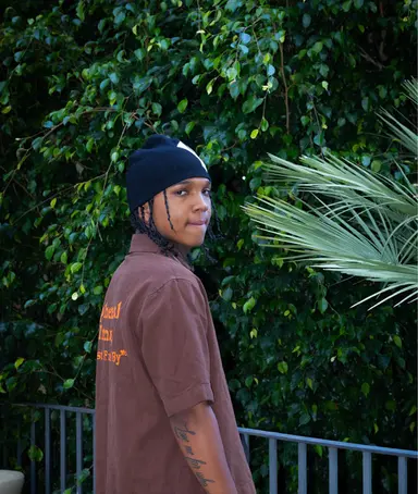 L