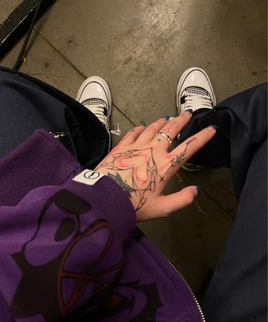 B