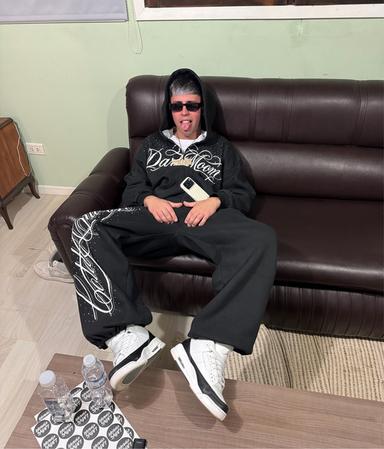 JR