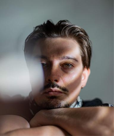 L