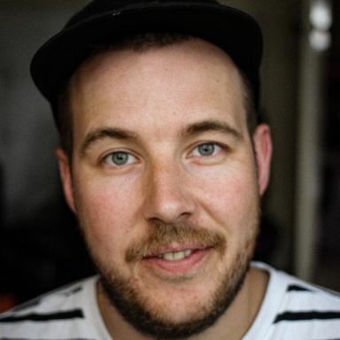 EM