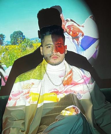 VR